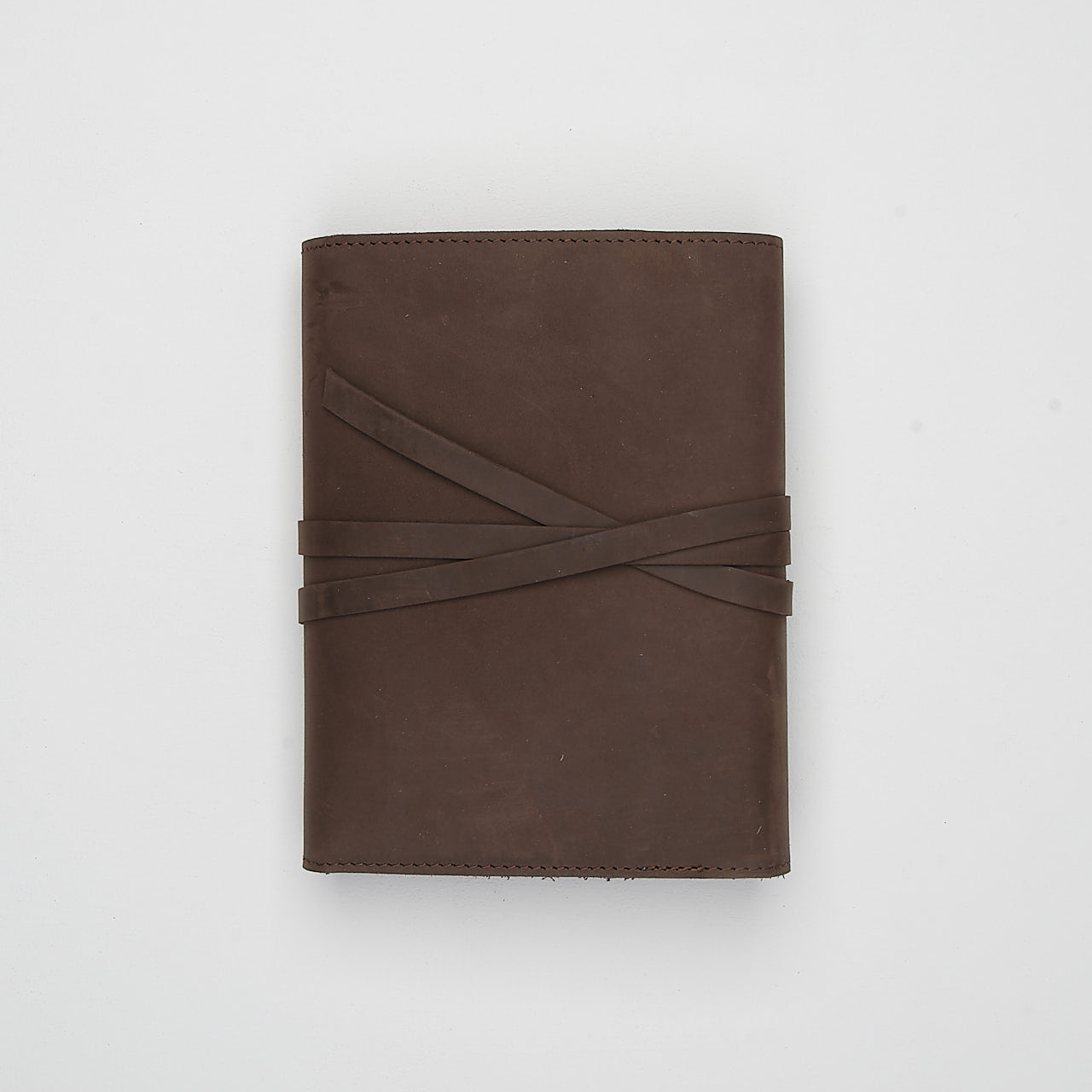 Papoutsi Notizbuch Poet II aus braunem High Chaparral Leder zum Wechseln A6