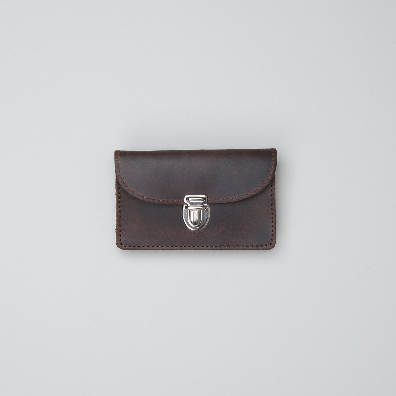 Papoutsi Borsa Kartenetui aus braunem High Chaparral Leder