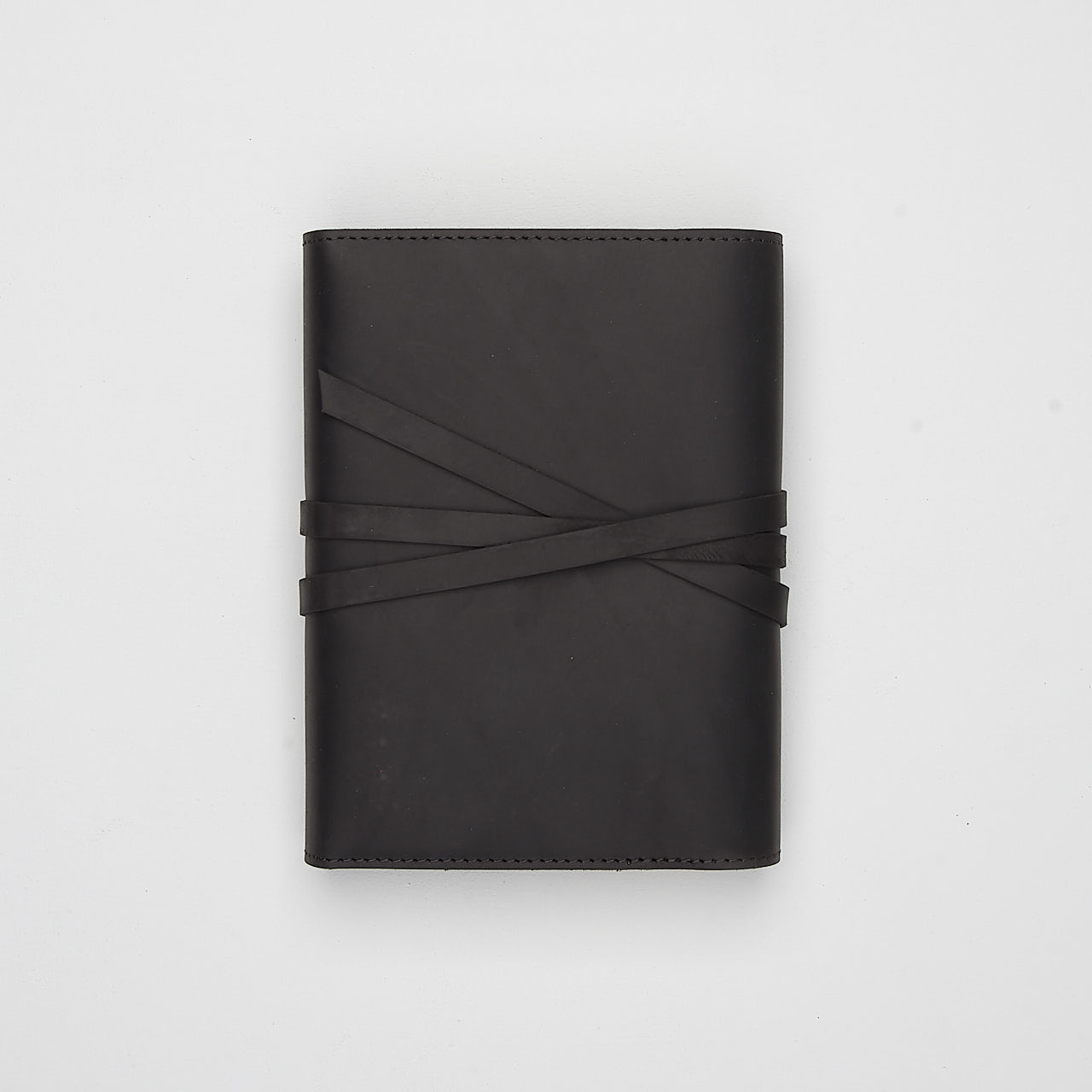Papoutsi Notizbuch Poet II aus schwarzem High Chaparral Leder zum Wechseln A6