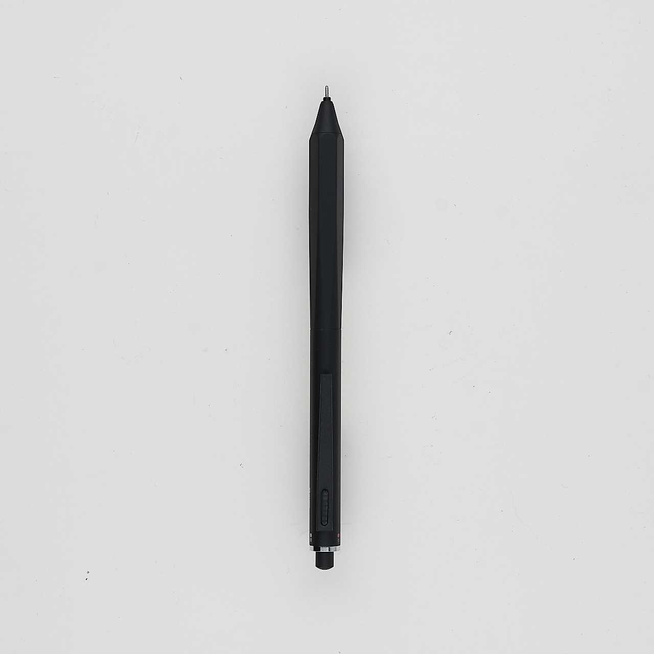 Ohto Multi-Stift MS02 3‑in‑1 schwarz