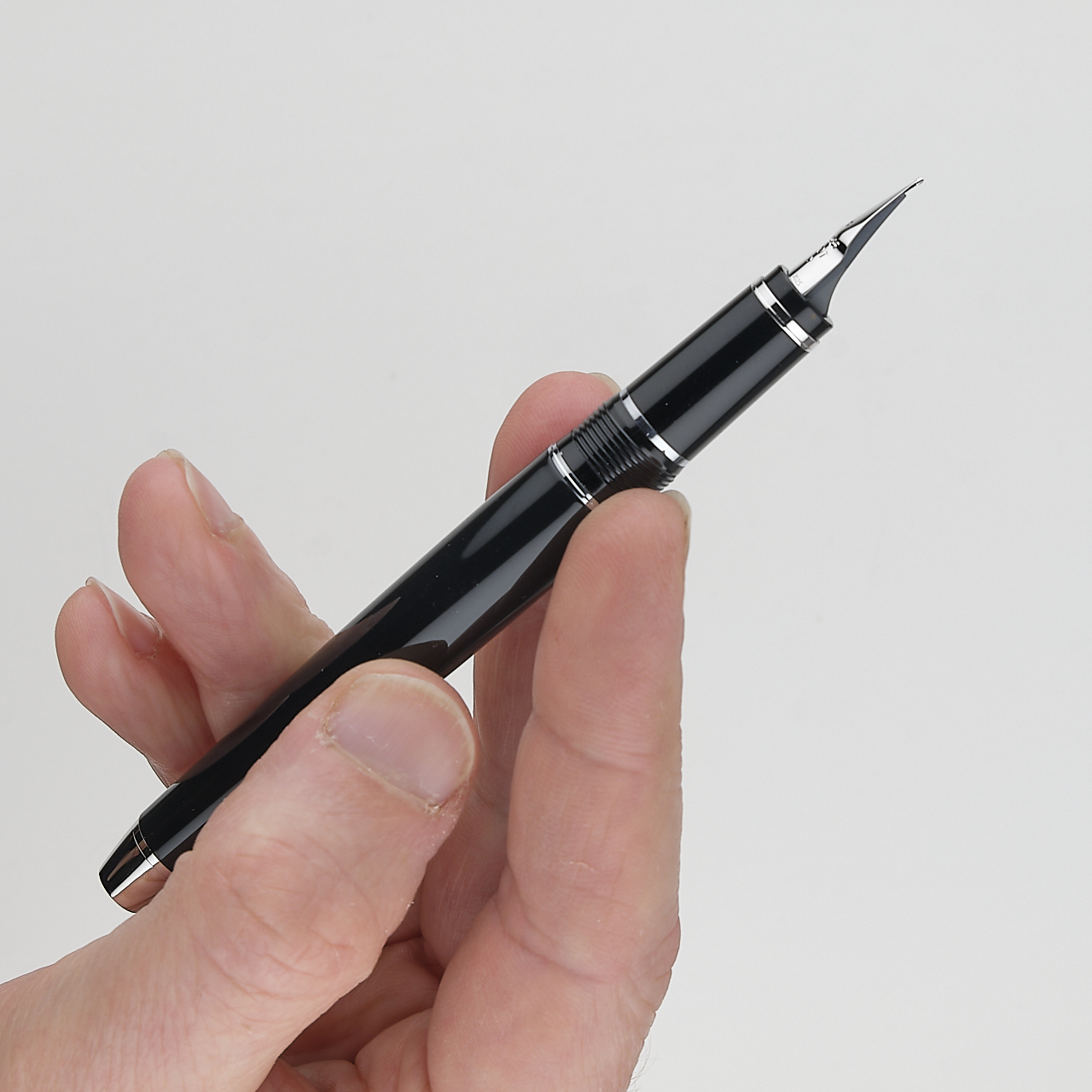 Pilot Füller Falcon schwarz (EF)