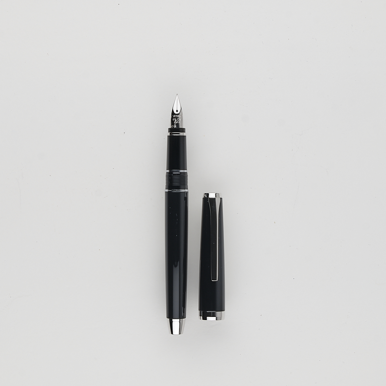 Pilot Füller Falcon schwarz (EF)