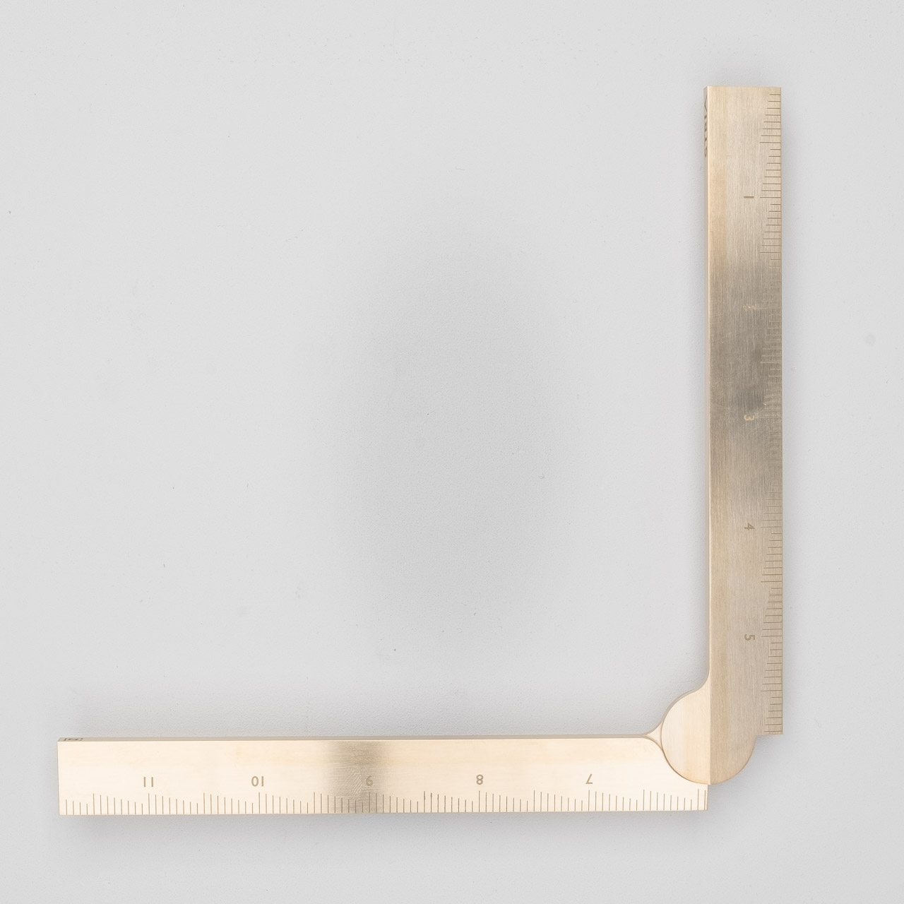 Makers Cabinet Klapp-Lineal "Stria"