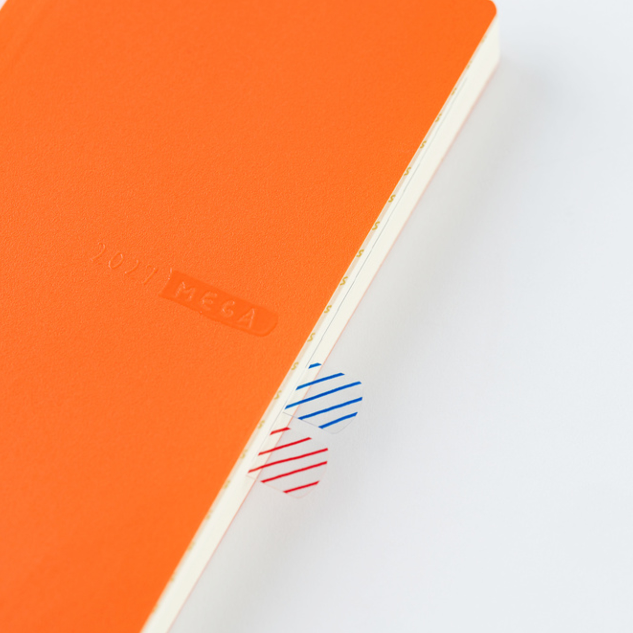 Hobonichi Taschenplaner 2027 Weeks MEGA Sneaker: Mandarin Orange (engl.)