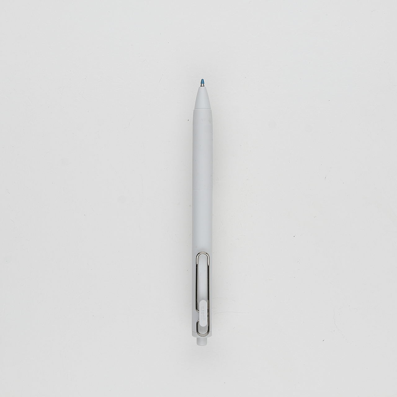 Uni-Ball Gelroller One weiß (0.5 mm)